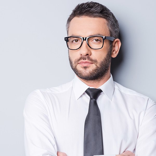 About 2 TYLER MURPHY